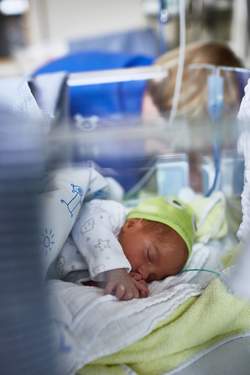 Neonatologie und Kinderintensivmedizin Neonatologie und Kinderintensivmedizin
